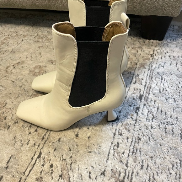 Sam Edelman Cream Lani bootie - Picture 6 of 6
